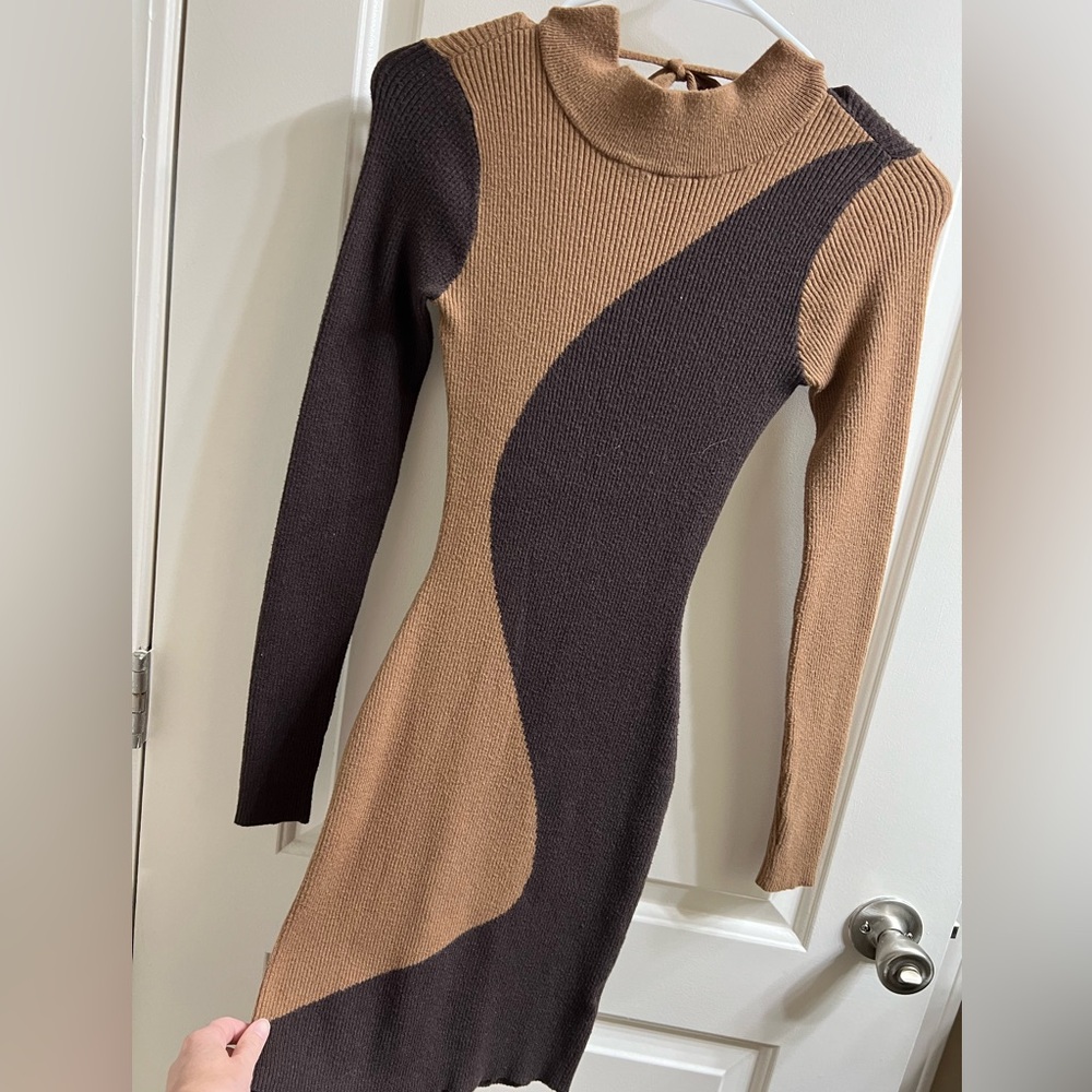 Beautiful 2 tone brown sweater dress! Size Small. Worn only once!